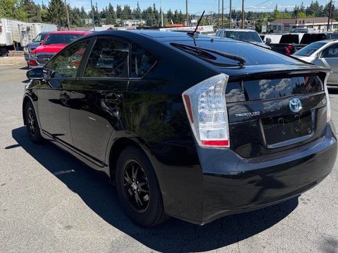 Used 2010 Toyota Prius Four FWD image 2