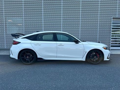 Used 2026 Honda Civic Type R image 2