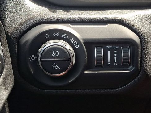 Used 2021 Jeep Gladiator Overland w/ Dual Top Group AWD/4WD image 23