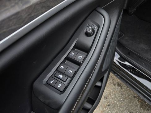 New 2025 Jeep Grand Cherokee Limited image 12