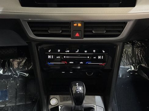 New 2026 Volkswagen Taos SEL image 32