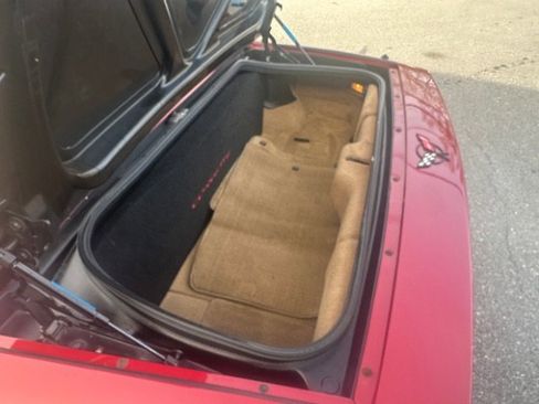 Used 1998 Chevrolet Corvette Convertible w/ Performance Handling Pkg image 24