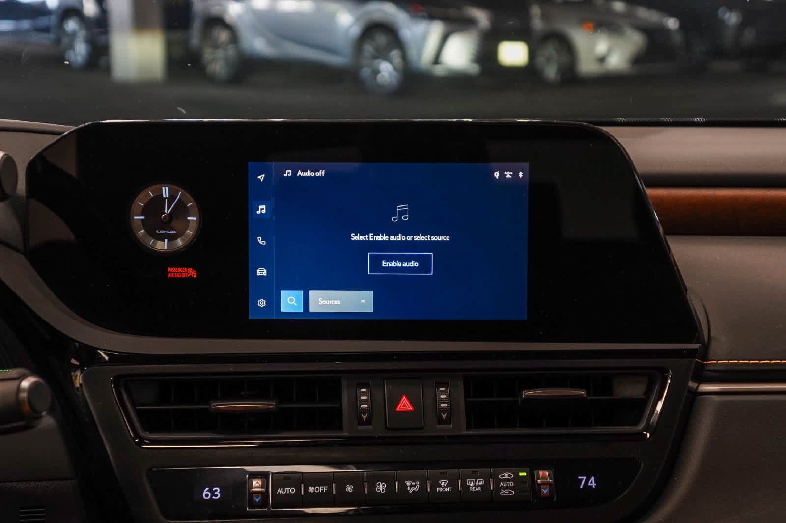 Used 2025 Lexus ES 300h w/ Premium Package FWD image 13