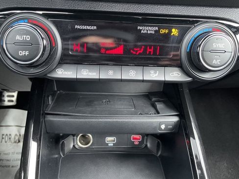 Used 2024 Kia Forte GT-Line w/ GT-Line Premium Package image 29