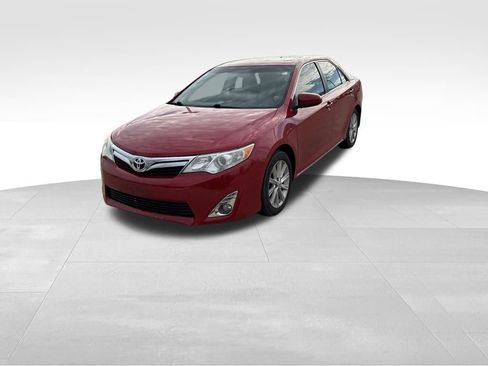 Used 2012 Toyota Camry XLE w/ Convenience Pkg image 11