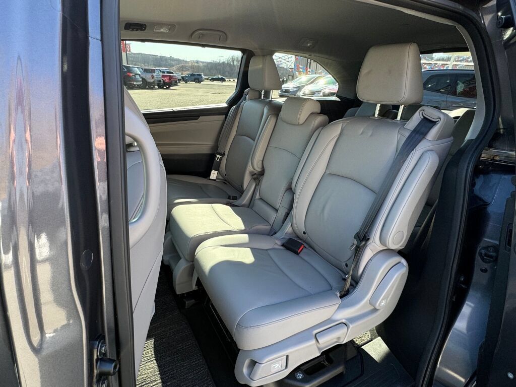 Used 2023 Honda Odyssey EX-L image 16