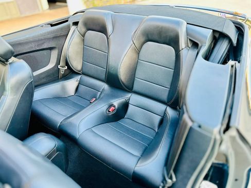 Used 2020 Ford Mustang Premium RWD image 8