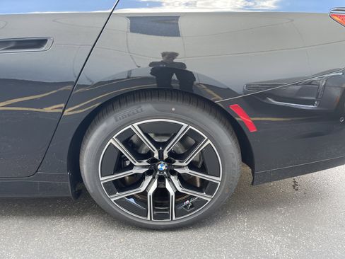 Used 2026 BMW 750e xDrive image 6