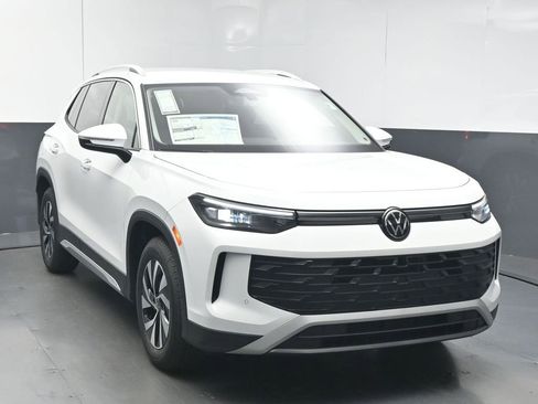 New 2026 Volkswagen Tiguan S FWD image 2