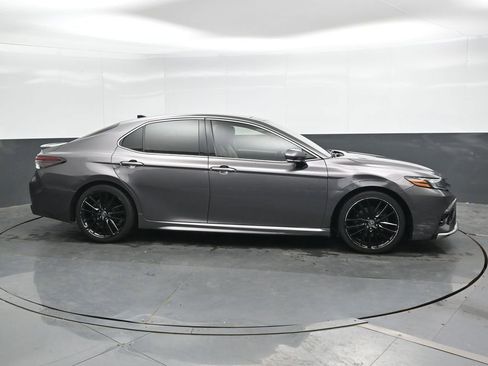 Used 2021 Toyota Camry XSE FWD image 5