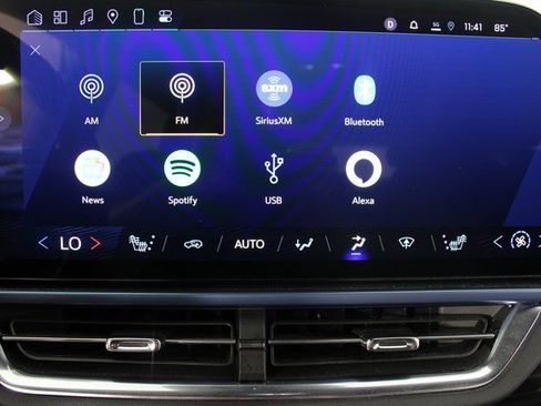 Used 2024 Chevrolet Equinox EV LT image 6