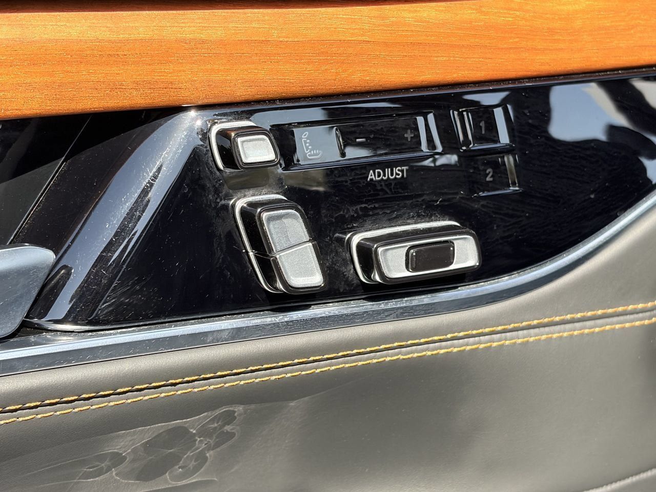 Used 2023 Jeep Grand Wagoneer Series III AWD/4WD image 20