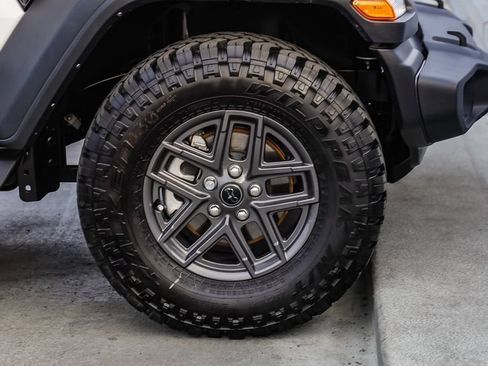 Used 2025 Jeep Wrangler Sport AWD/4WD image 11