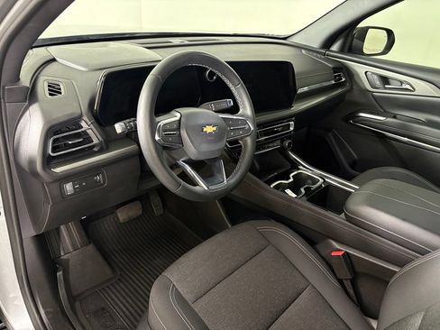 Used 2026 Chevrolet Traverse LT w/ Driver Confidence Package FWD image 20