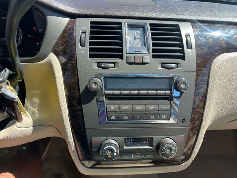 Used 2009 Cadillac DTS w/ Trunk Convenience Package image 50