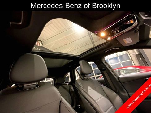 Used 2025 Mercedes-Benz GLC 300 4MATIC image 15