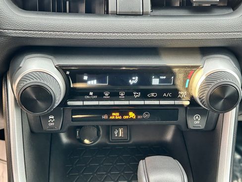 Certified 2023 Toyota RAV4 LE image 21