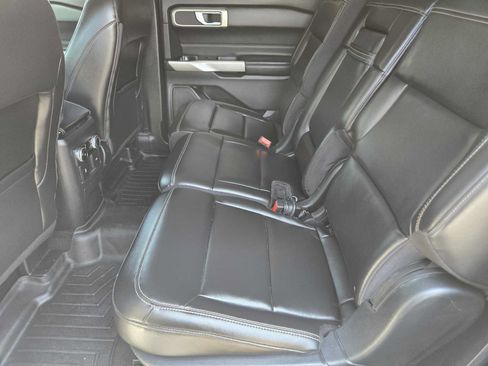 Used 2023 Ford Explorer XLT w/ Equipment Group 202A RWD image 27