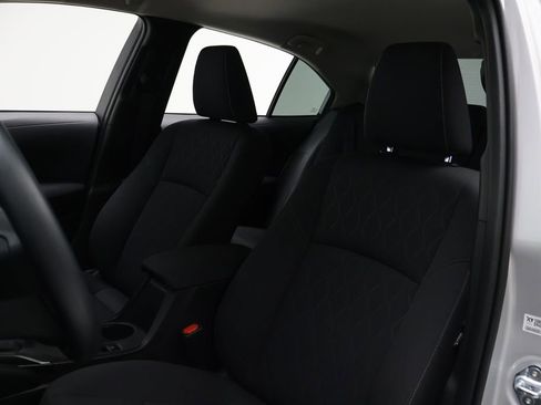 Used 2025 Toyota Corolla LE image 12