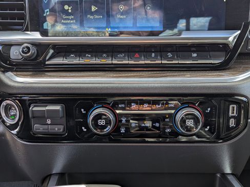 Used 2022 Chevrolet Silverado 1500 LT Trail Boss w/ LT Trail Boss Premium Package image 11