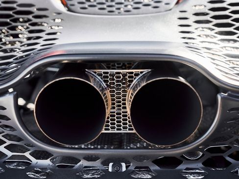 Used 2024 McLaren 750S Spider image 17