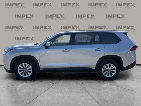 Used 2025 Toyota Grand Highlander AWD image 4