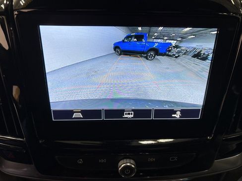 Used 2023 Chevrolet Traverse LT image 24