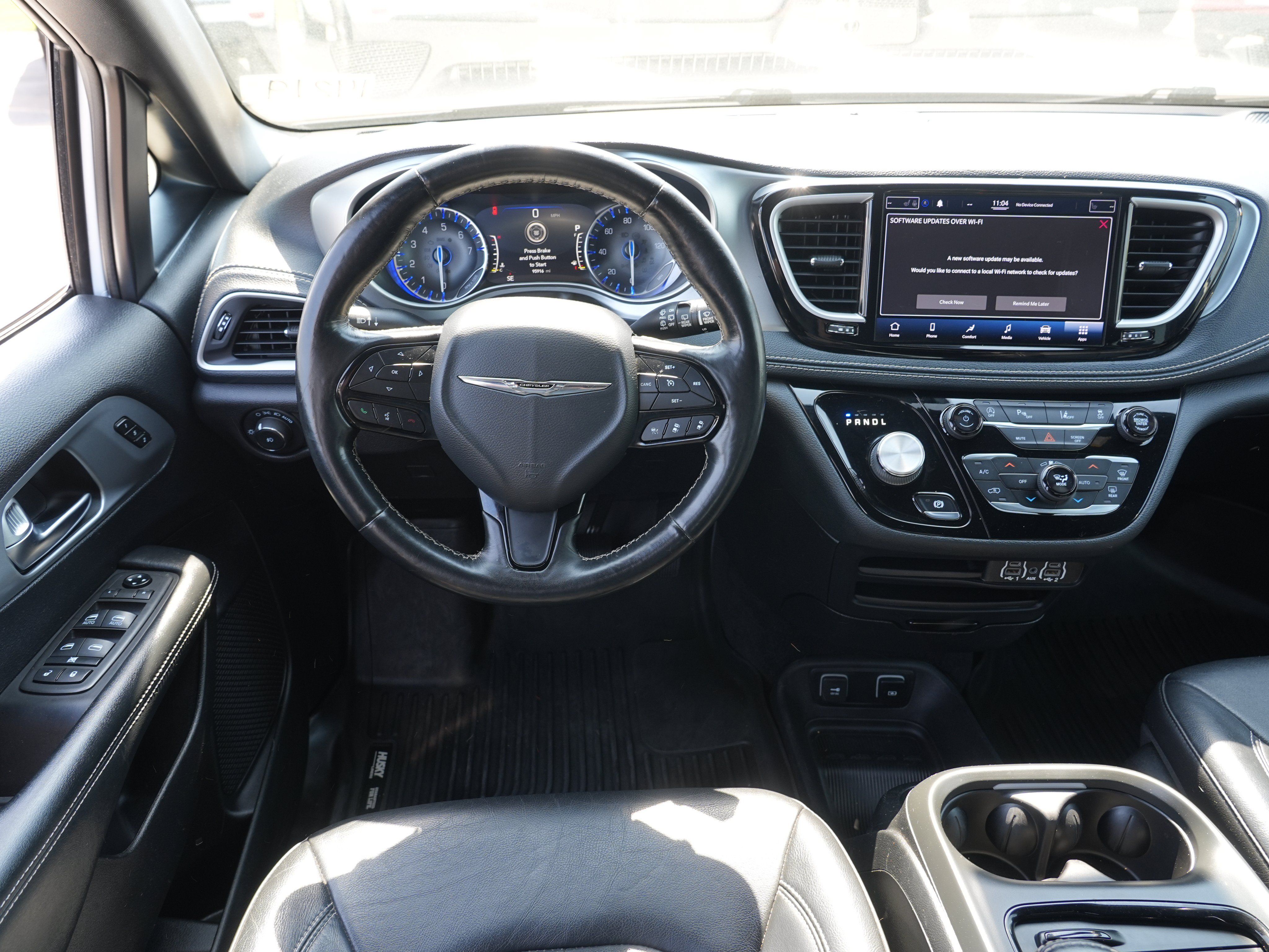 Used 2021 Chrysler Pacifica Touring-L w/ S Appearance Package FWD image 19