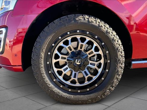 Used 2018 Ford Expedition Platinum image 10