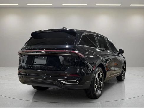 Certified 2025 Lincoln Nautilus Premier w/ Equipment Group 102A AWD/4WD image 3
