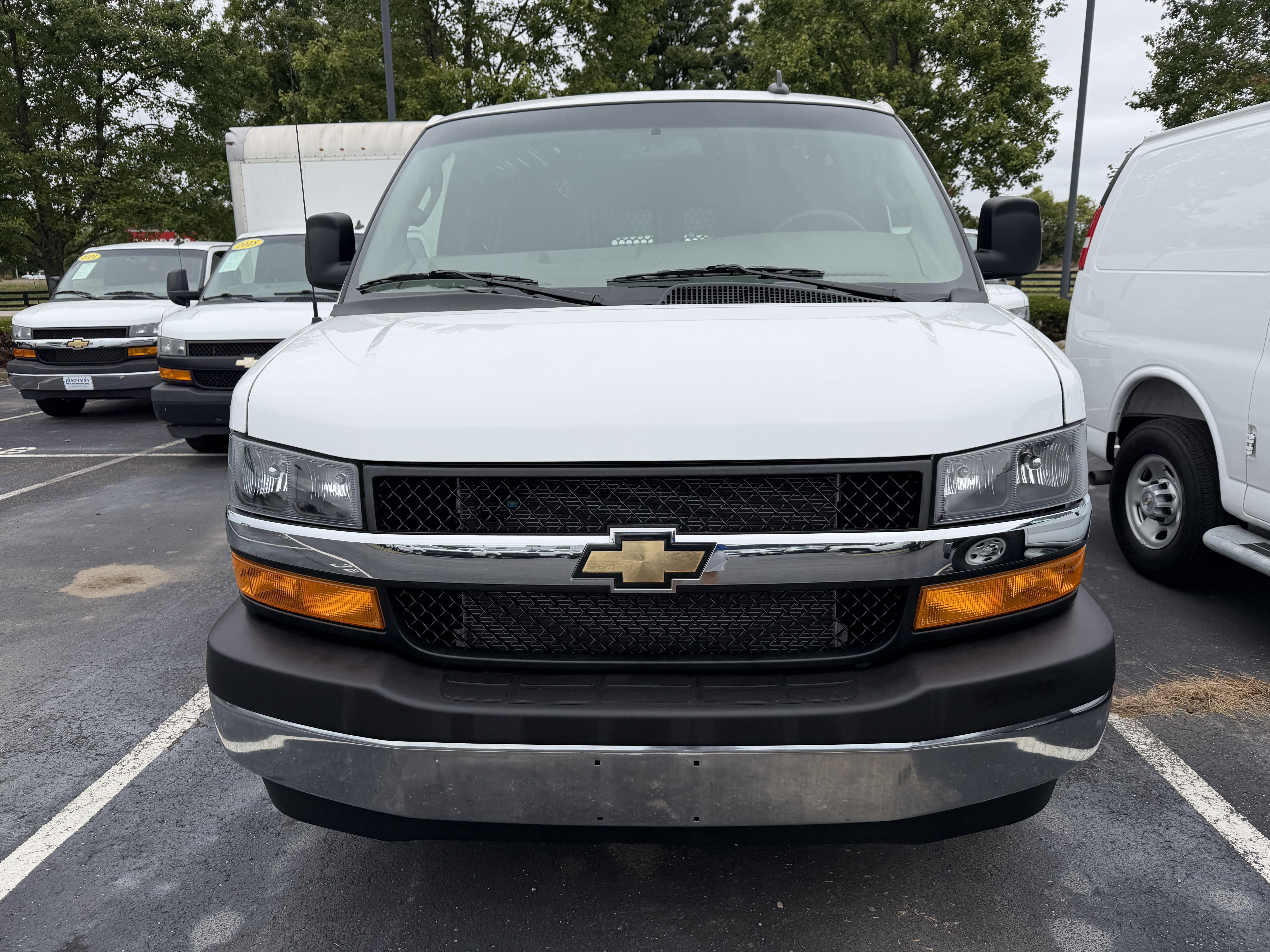 Used 2025 Chevrolet Express 2500 w/ Driver Convenience Package RWD image 3