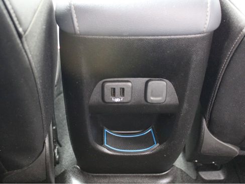 Used 2019 Chevrolet Colorado Z71 image 30