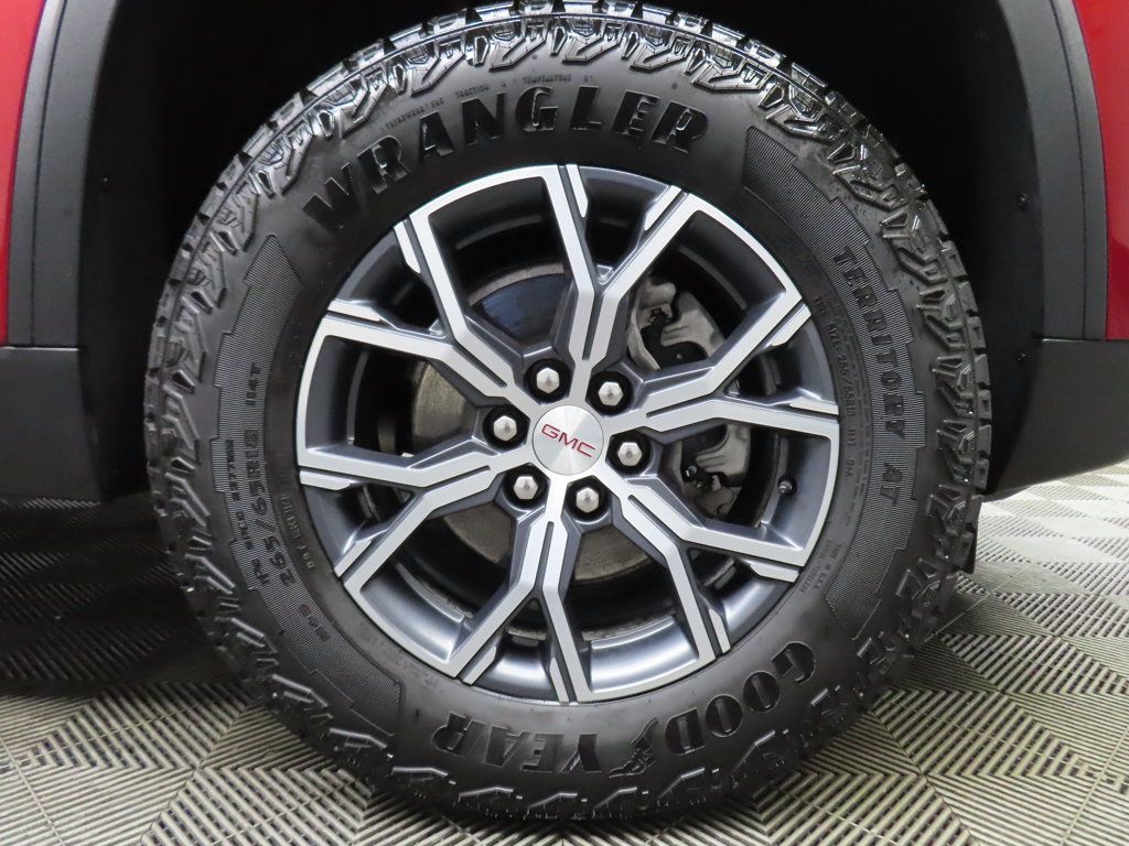 Used 2026 GMC Acadia AT4 w/ LPO, Floor Liner Package AWD/4WD image 10