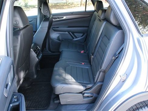 Certified 2025 Volkswagen Atlas Cross Sport SEL R-Line image 37