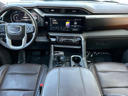 Used 2023 GMC Sierra 1500 Denali w/ Denali Reserve Package AWD/4WD image 16
