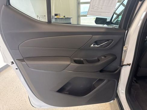 Used 2022 Chevrolet Traverse LT AWD/4WD image 46