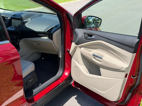 Used 2019 Ford Escape Titanium FWD image 30
