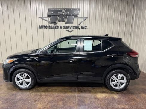 Used 2024 Nissan Kicks S FWD image 3