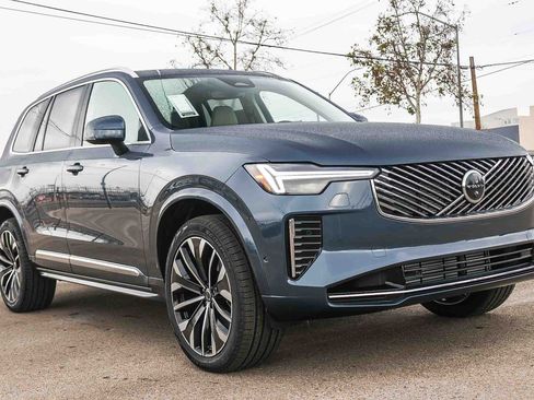 New 2026 Volvo XC90 T8 Ultra image 3