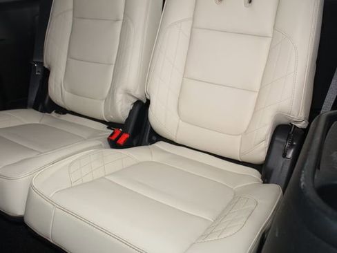 Used 2019 Ford Explorer Platinum image 27