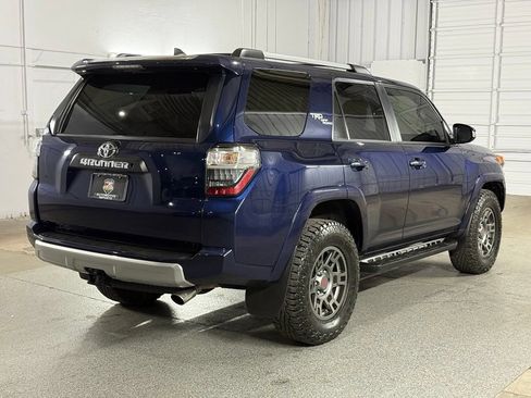 Used 2017 Toyota 4Runner TRD Off-Road Premium w/ Convenience Package AWD/4WD image 9