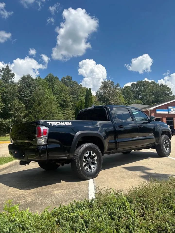 Used 2023 Toyota Tacoma TRD Off-Road w/ Technology Package AWD/4WD image 4