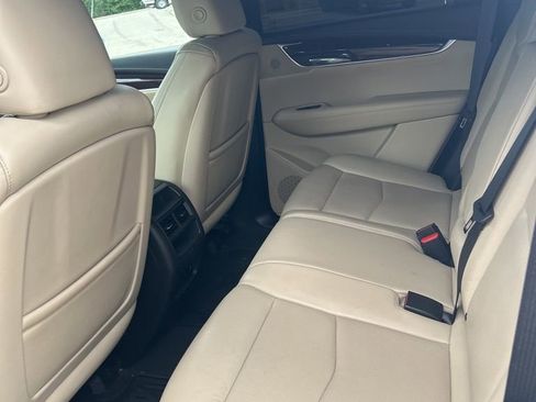 Used 2017 Cadillac XT5 Luxury w/ Driver Awareness Package image 13