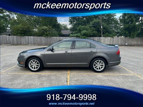 Used 2011 Ford Fusion SEL FWD image 2