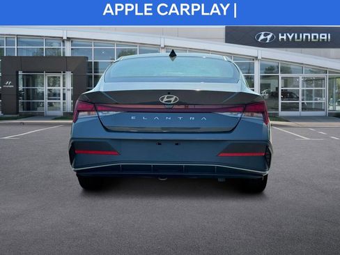 Used 2025 Hyundai Elantra SE image 7