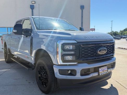 Used 2025 Ford F350 Lariat w/ Lariat Ultimate Package AWD/4WD image 3