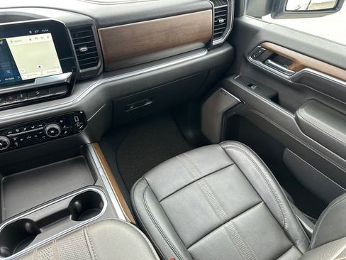 Used 2024 Chevrolet Silverado 2500 High Country w/ High Country Premium Package image 22