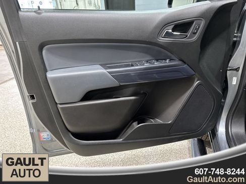 Used 2021 Chevrolet Colorado Z71 AWD/4WD image 12