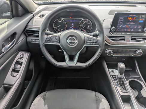 Certified 2024 Nissan Altima 2.5 SV FWD image 16