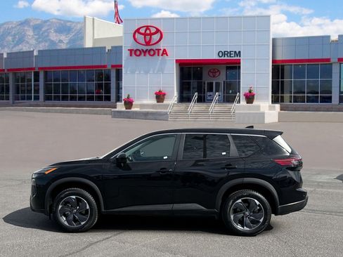 Used 2024 Nissan Rogue SV AWD/4WD image 6